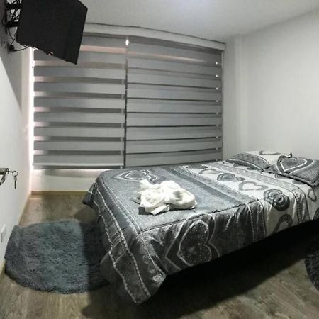Apartamento Confortable, Amoblado En โบโกตา ภายนอก รูปภาพ