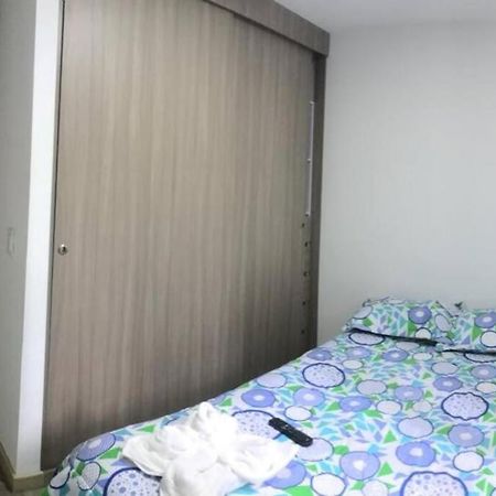Apartamento Confortable, Amoblado En โบโกตา ภายนอก รูปภาพ