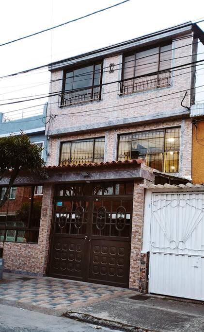 Apartamento Confortable, Amoblado En โบโกตา ภายนอก รูปภาพ