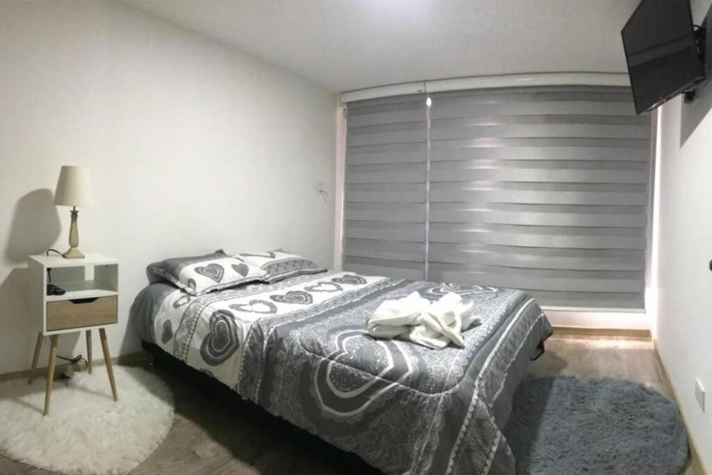 Apartamento Confortable, Amoblado En โบโกตา ภายนอก รูปภาพ