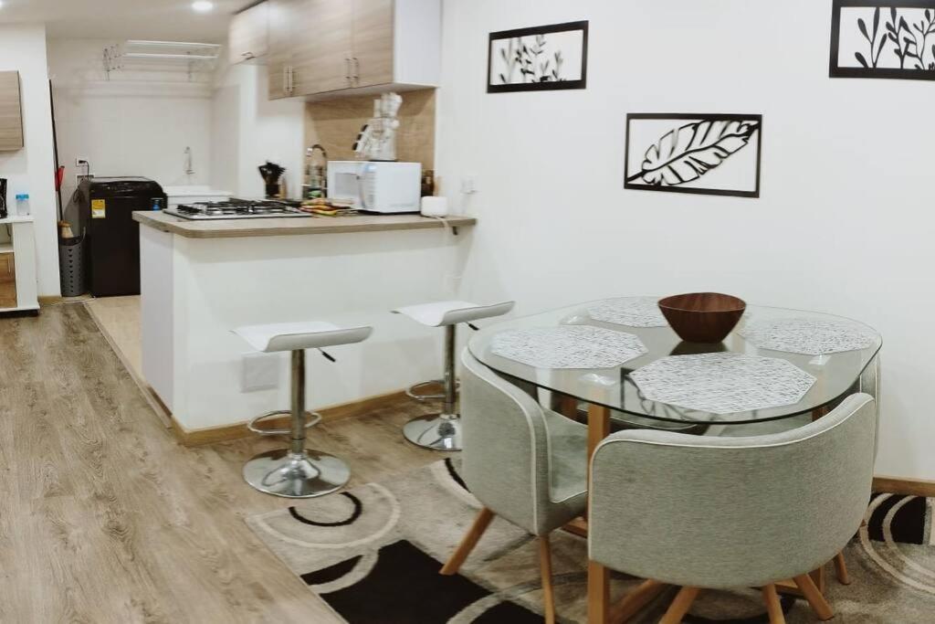 Apartamento Confortable, Amoblado En โบโกตา ภายนอก รูปภาพ