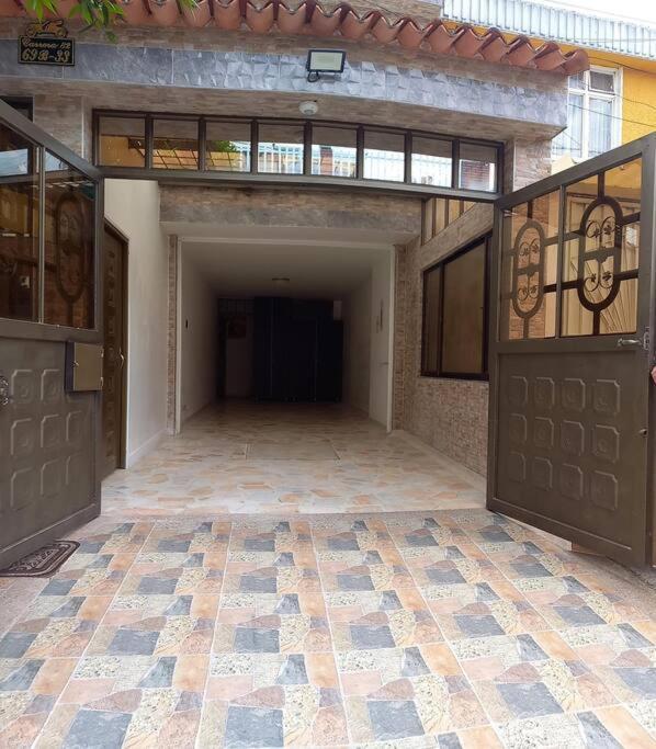 Apartamento Confortable, Amoblado En โบโกตา ภายนอก รูปภาพ